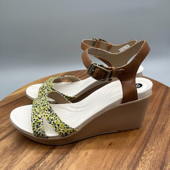 Crocs Leigh II Womens Size 10 Ankle Strap Yellow Graphic Wedge Pump Comfort - Picture 3 of 8